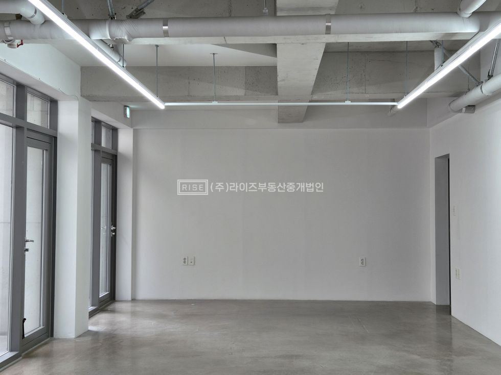 서울 마포구 동교동 A동 RiSE 경의선숲길 인근 감각적인 디자인 오피스 월세 매물번호 13472 사진 2