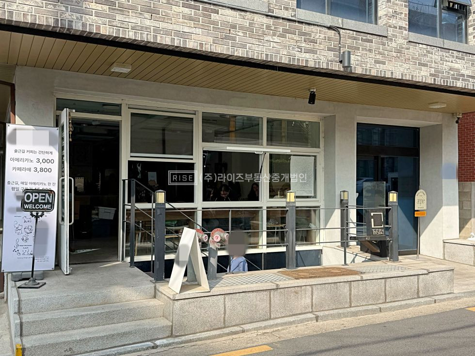 서울 마포구 합정동 RiSE 유니크한 건물. 빛이 머무는 브랜딩 공간. 월세 매물번호 12723 사진 1