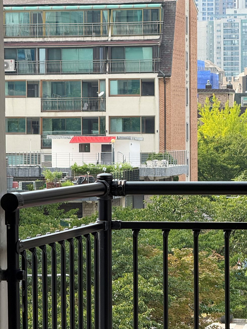 서울 마포구 연남동 RiSE 둥근 창 아래 연남의 풍경이 머무는 곳. w 테라스 월세 매물번호 13529 사진 11