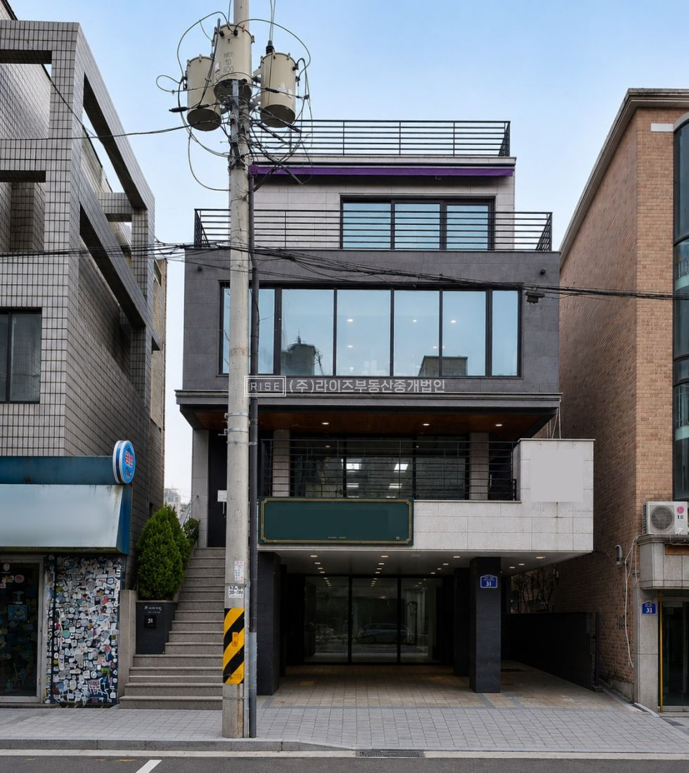 서울 마포구 서교동 RiSE 권리금 X, 전면부통창, 룸 3개, 홍대역3분 카페거리 중심상권 월세 매물번호 13418 사진 1