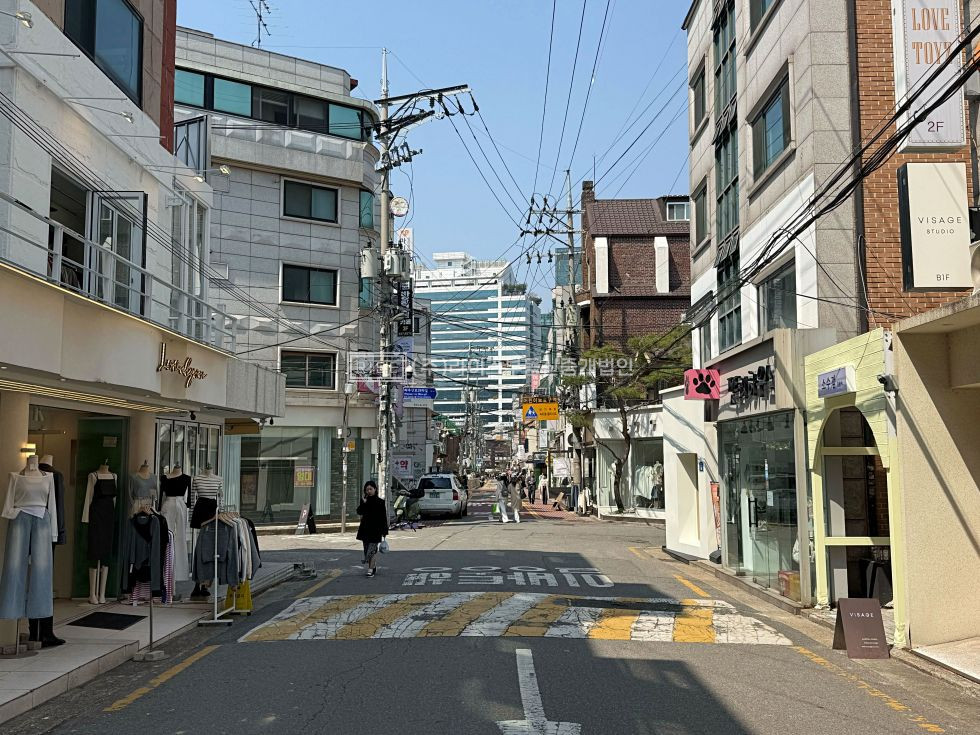 서울 마포구 서교동 RISE 감성 소비층 타겟하기 좋은 매력 있는 공간. 월세 매물번호 12728 사진 2