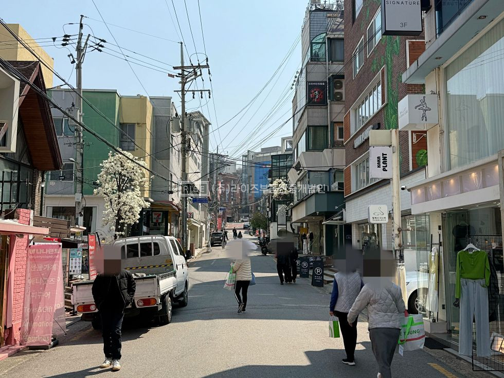 서울 마포구 서교동 RISE 감성 소비층 타겟하기 좋은 매력 있는 공간. 월세 매물번호 12728 사진 3