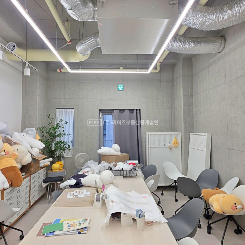 서울 마포구 연남동 RiSE 주차2대, 대로변, 신축급, 개방감 뛰어난 전면 통창 대형사무실 월세 매물번호 13501 사진 5