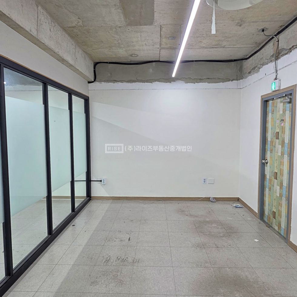 서울 마포구 연남동 RiSE 가성비 최고급, 룸2개, 탕비실O,경의선숲길 앞, 직사각 공간 월세 매물번호 12586 사진 11