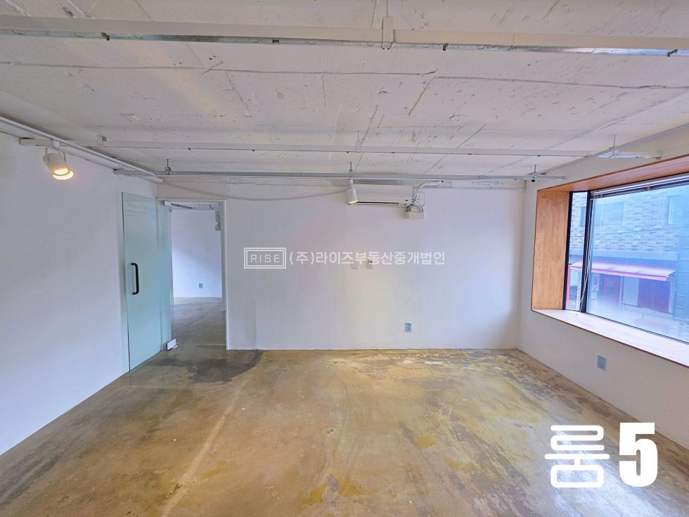 서울 마포구 서교동 RiSE 룸 5개 공간활용 좋은 공간, 합정역 도보 5분, 프라이빗 중문 월세 매물번호 12045 사진 2