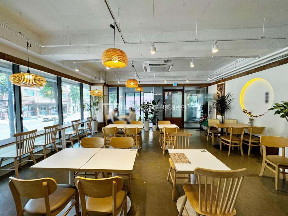 서울 마포구 성산동 RISE [성산] 경성고 대로변 유명프랜차이즈카페 월세 매물번호 10709 사진 4