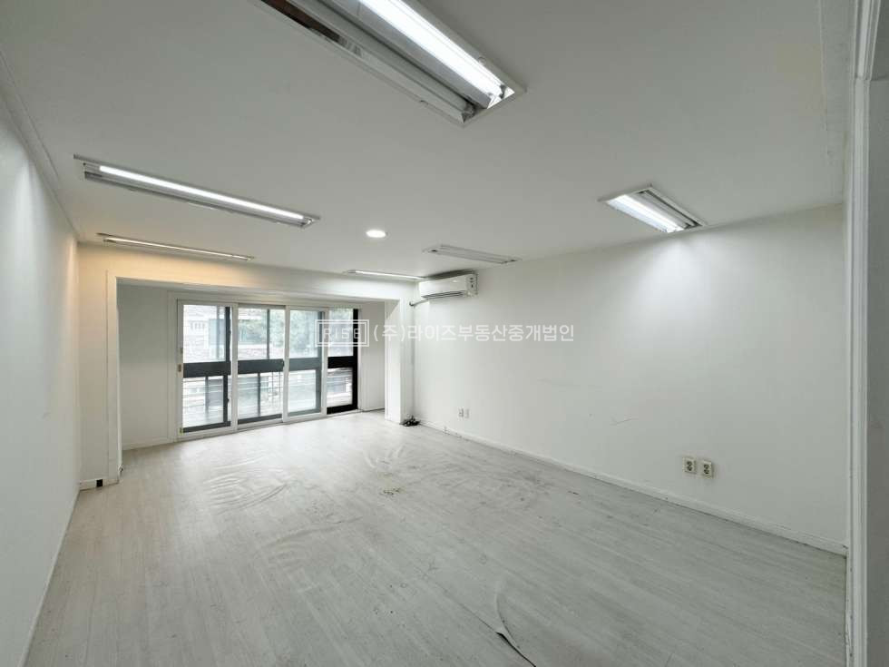 서울 마포구 서교동 RISE 합정역 수목이 어우러진 주택형 사무실 월세 매물번호 10754 사진 3