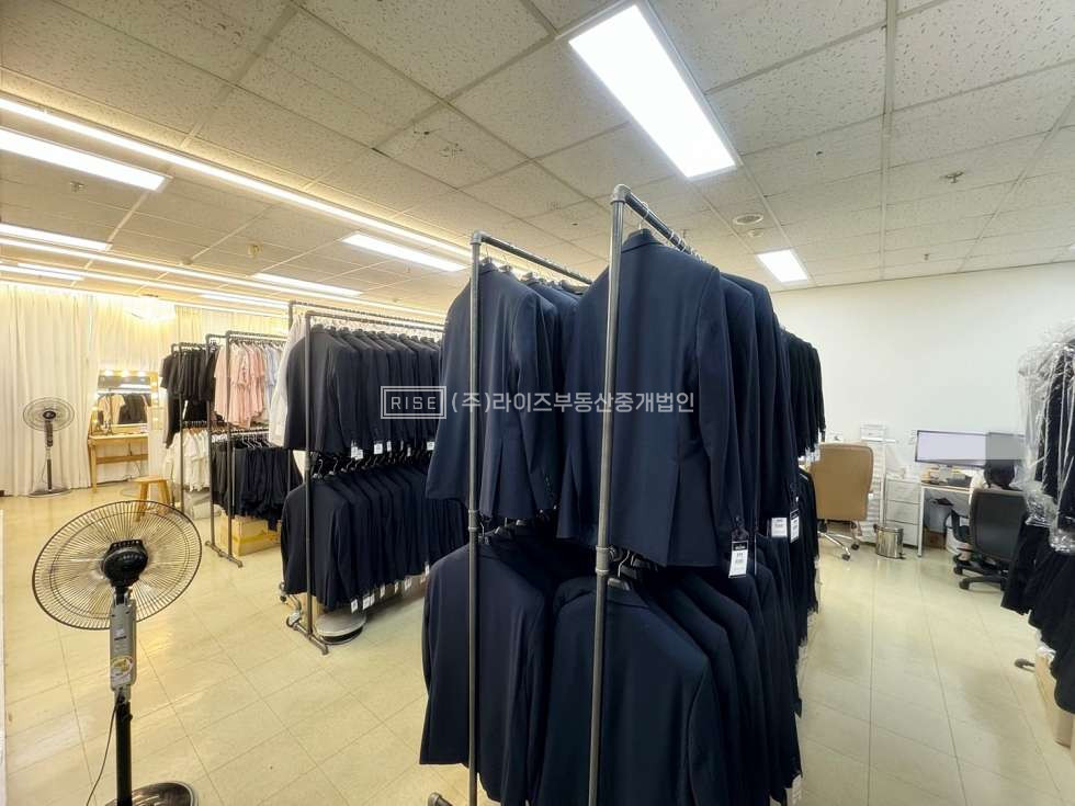 서울 마포구 동교동 홍대입구역 도보 1분 초역세권 대로변 상가 월세 매물번호 10772 사진 5
