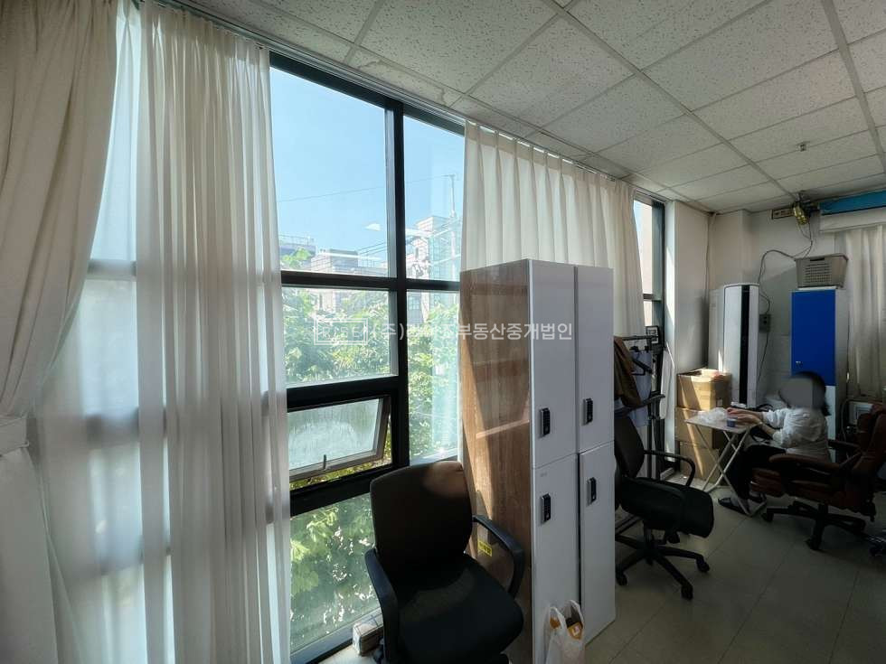 서울 마포구 동교동 홍대입구역 도보 1분 초역세권 대로변 상가 월세 매물번호 10772 사진 6