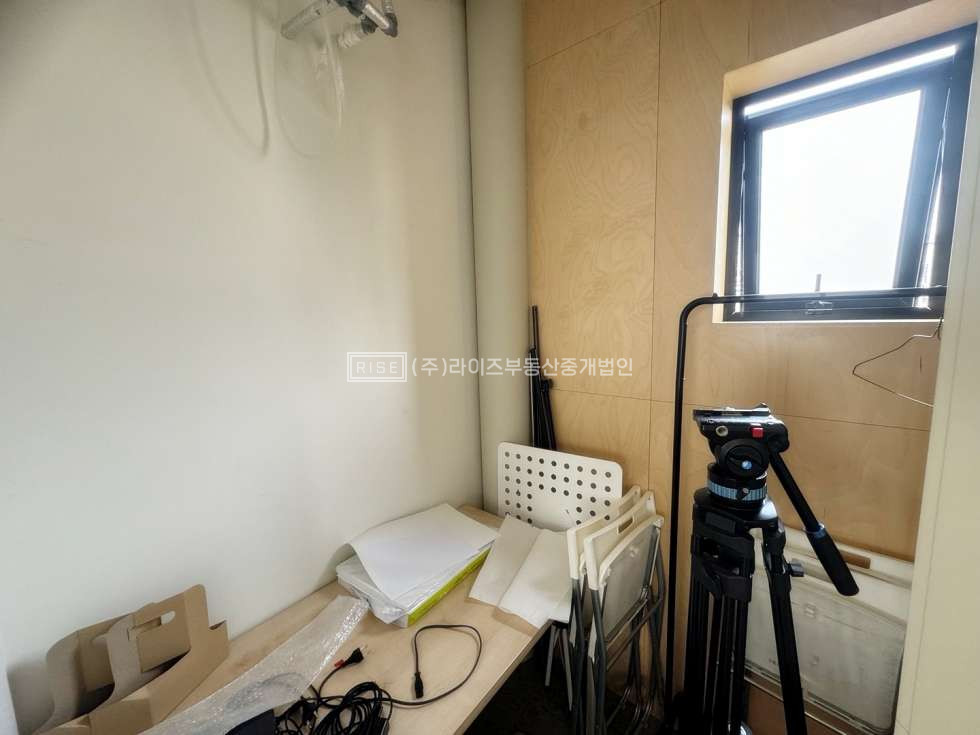 서울 마포구 서교동 홍대입구역 도보 3분 초역세권 복층 사무실 월세 매물번호 10777 사진 11