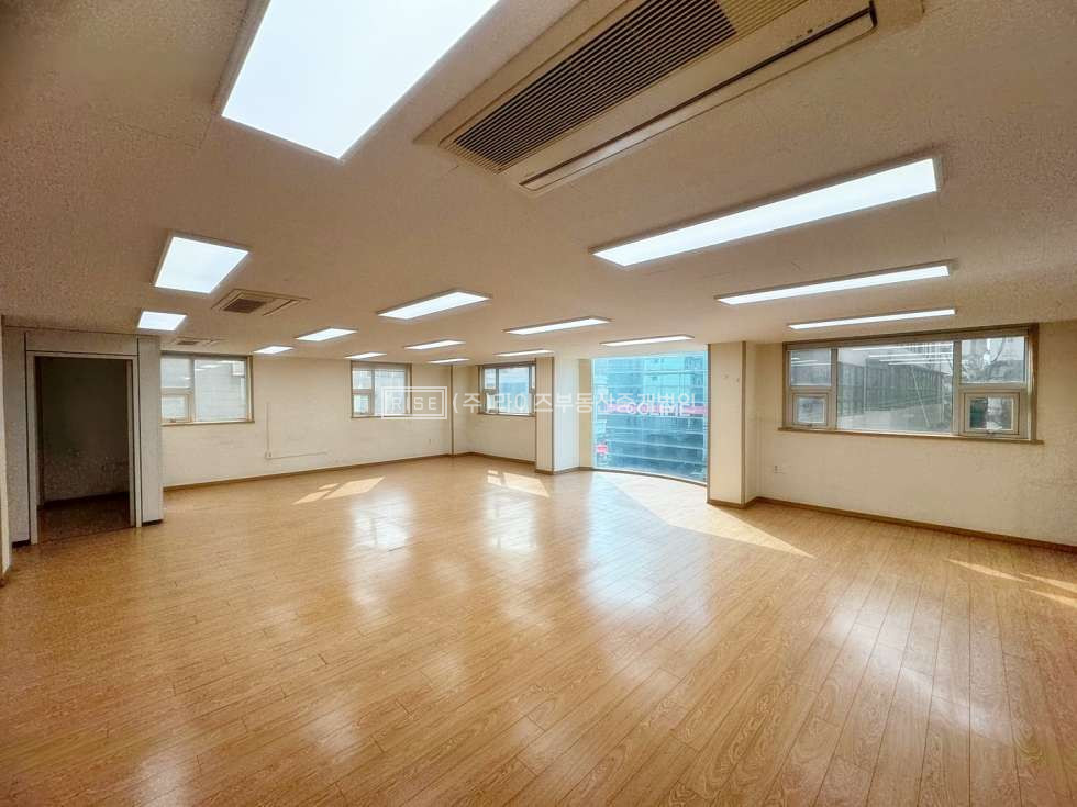 서울 마포구 동교동 홍대입구역 도보 3분 초역세권 구조 좋은 사무실 월세 매물번호 10960 사진 3