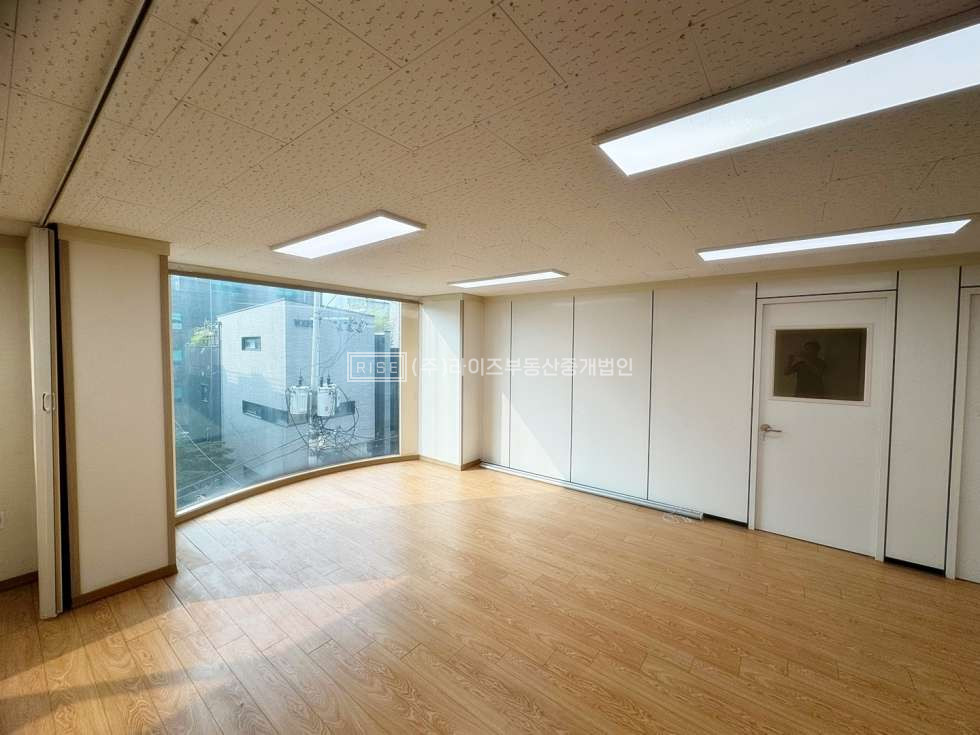 서울 마포구 동교동 홍대입구역 도보 3분 초역세권 구조 좋은 사무실 월세 매물번호 10959 사진 5