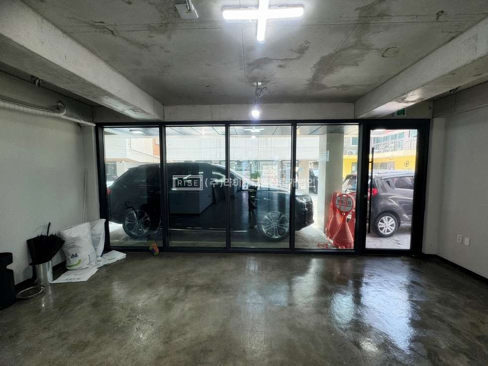 서울 마포구 동교동 BLDG43동 홍대입구역 도보 3분 초역세권 1층상가 월세 매물번호 10799 사진 6