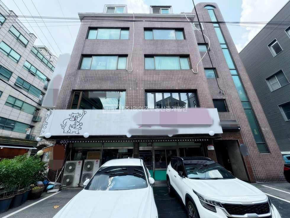 서울 마포구 동교동 홍대입구역 도보 3분 초역세권 구조좋은 상가 월세 매물번호 10975 사진 1
