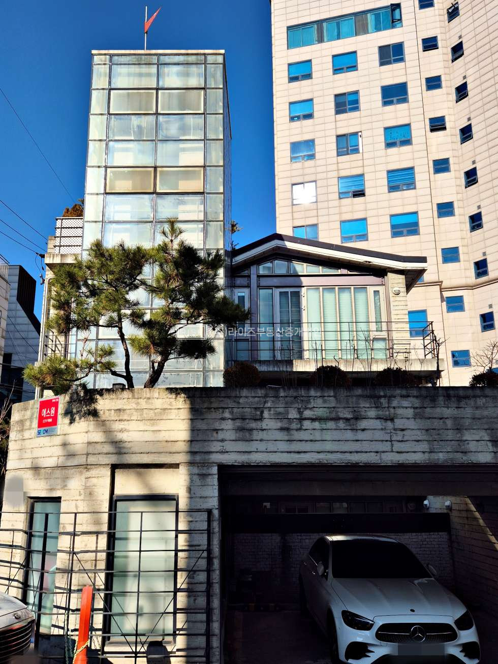 서울 마포구 성산동 <임대> [성산] 개성있는 디자인 주택 통임대 월세 매물번호 11176 사진 1