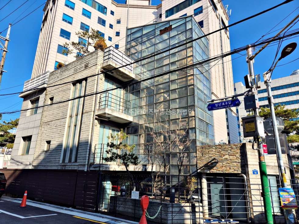 서울 마포구 성산동 <임대> [성산] 개성있는 디자인 주택 통임대 월세 매물번호 11176 사진 3