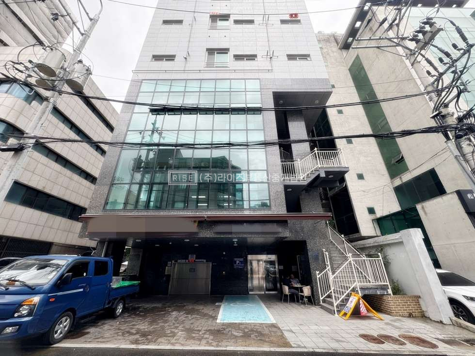 서울 마포구 서교동 합정역 홍대입구역 더블 역세권 신축급 컨디션 사무실 월세 매물번호 10927 사진 1