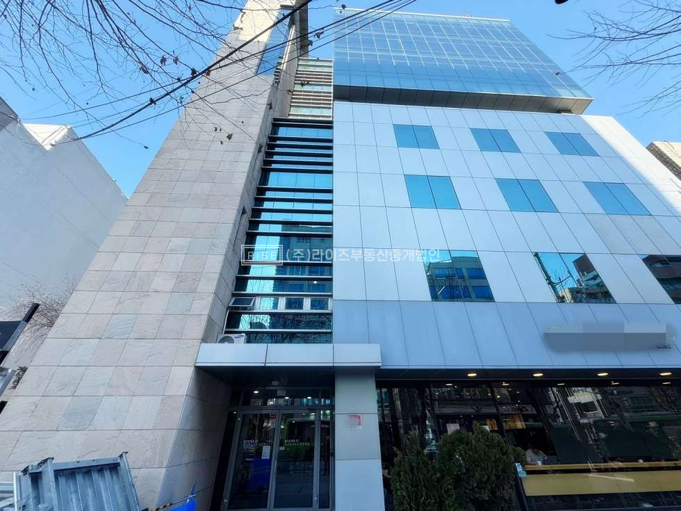 서울 마포구 동교동 홍대입구역 역세권 대로변 구조좋고 컨디션 좋은 사무실 월세 매물번호 11221 사진 1