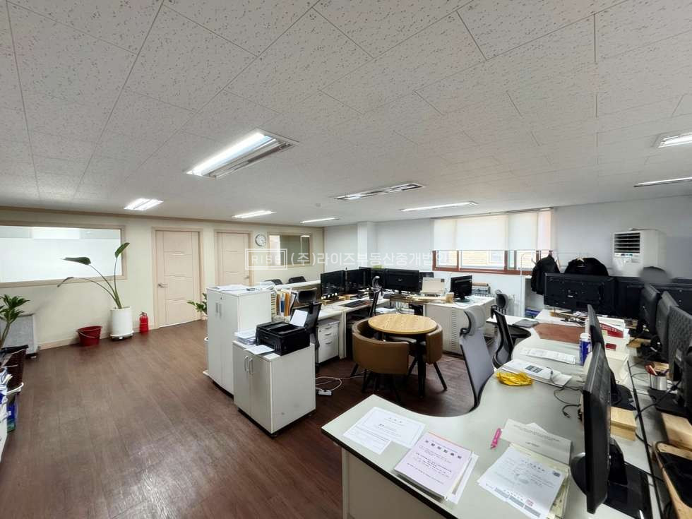 서울 마포구 서교동 홍대입구역 역세권 내부 구조좋은 가성비 사무실 월세 매물번호 11260 사진 3