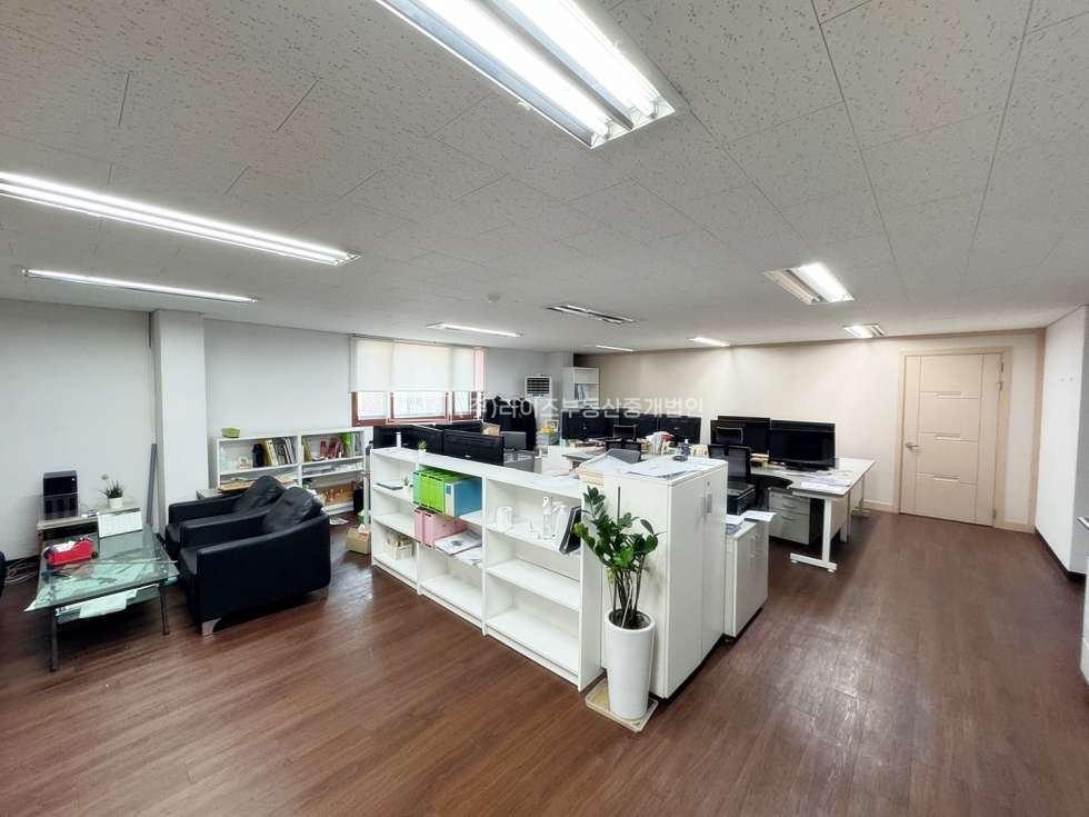 서울 마포구 서교동 홍대입구역 역세권 내부 구조좋은 가성비 사무실 월세 매물번호 11260 사진 5