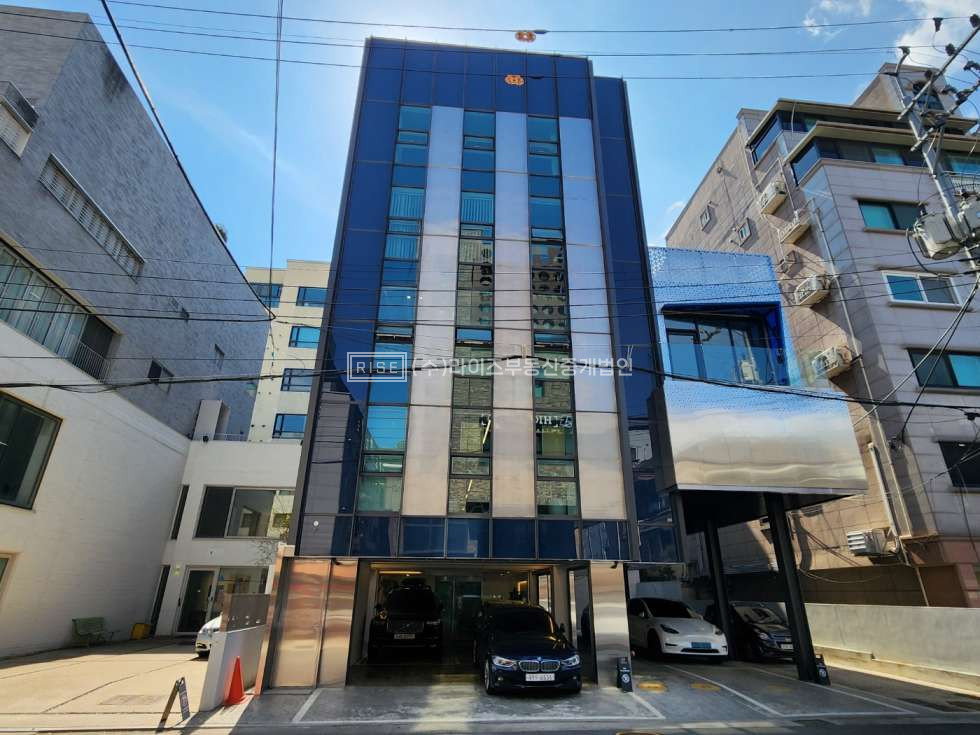 서울 마포구 서교동 디자인 깔끔하고 세련된 수익형 올근생건물 매매 매물번호 11301 사진 1
