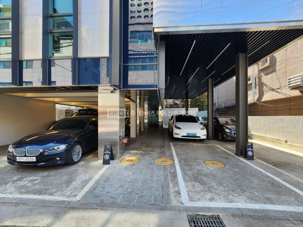 서울 마포구 서교동 디자인 깔끔하고 세련된 수익형 올근생건물 매매 매물번호 11301 사진 2