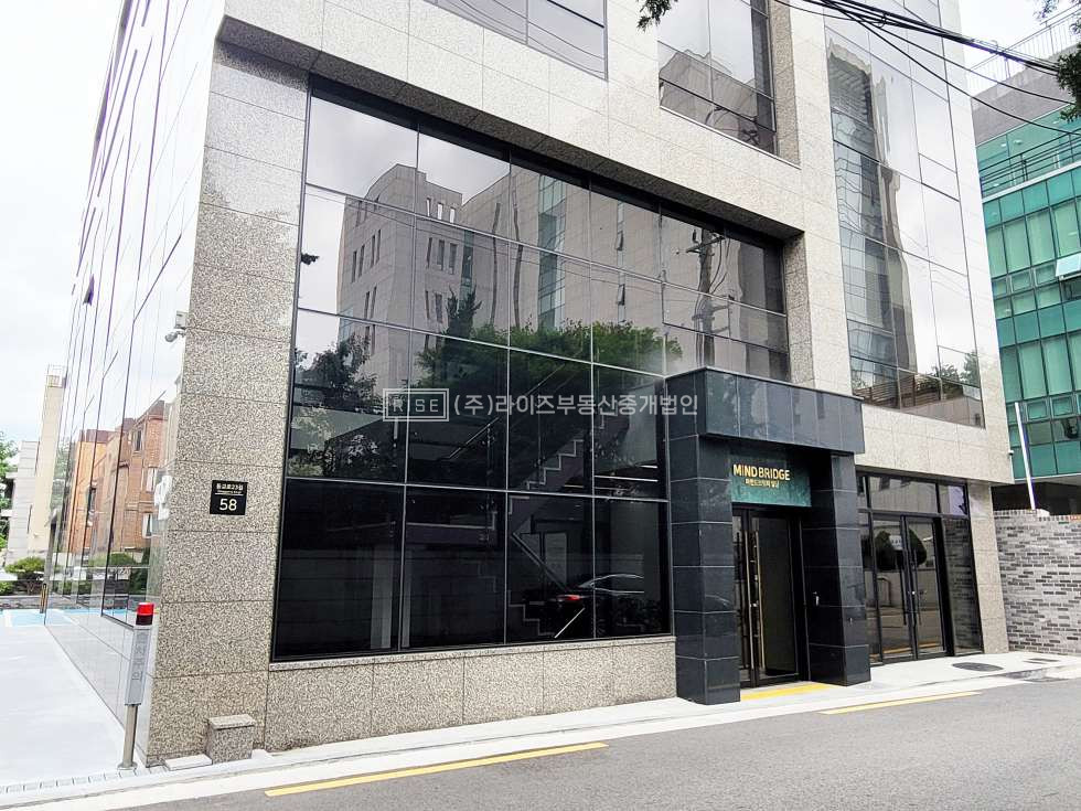 서울 마포구 연남동 <임대> [홍대] 신축 깔끔한 화이트톤 통창 소형상가 월세 매물번호 11401 사진 10