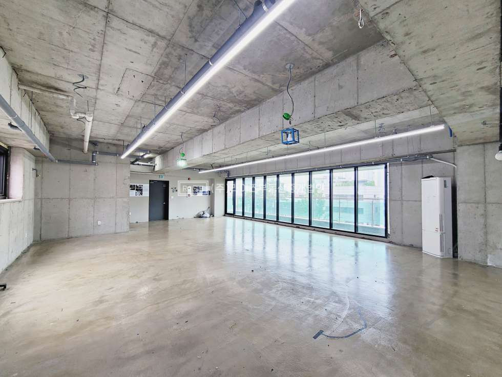 서울 마포구 신수동 <임대> [대흥] 경의선숲길 전용32 주차가능 깔끔한사무실 월세 매물번호 11487 사진 3