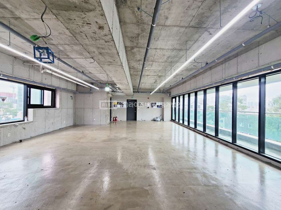 서울 마포구 신수동 <임대> [대흥] 경의선숲길 전용32 주차가능 깔끔한사무실 월세 매물번호 11487 사진 4
