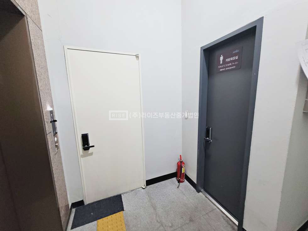 서울 마포구 신수동 <임대> [대흥] 경의선숲길 채광좋은 지하상가 스튜디오 높은층고 신축급 월세 매물번호 11488 사진 8
