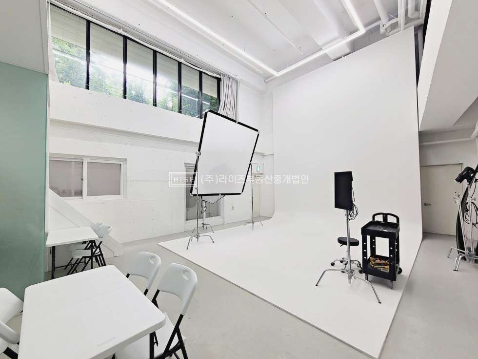 서울 마포구 신수동 <임대> [대흥] 경의선숲길 채광좋은 지하상가 스튜디오 높은층고 신축급 월세 매물번호 11488 사진 13
