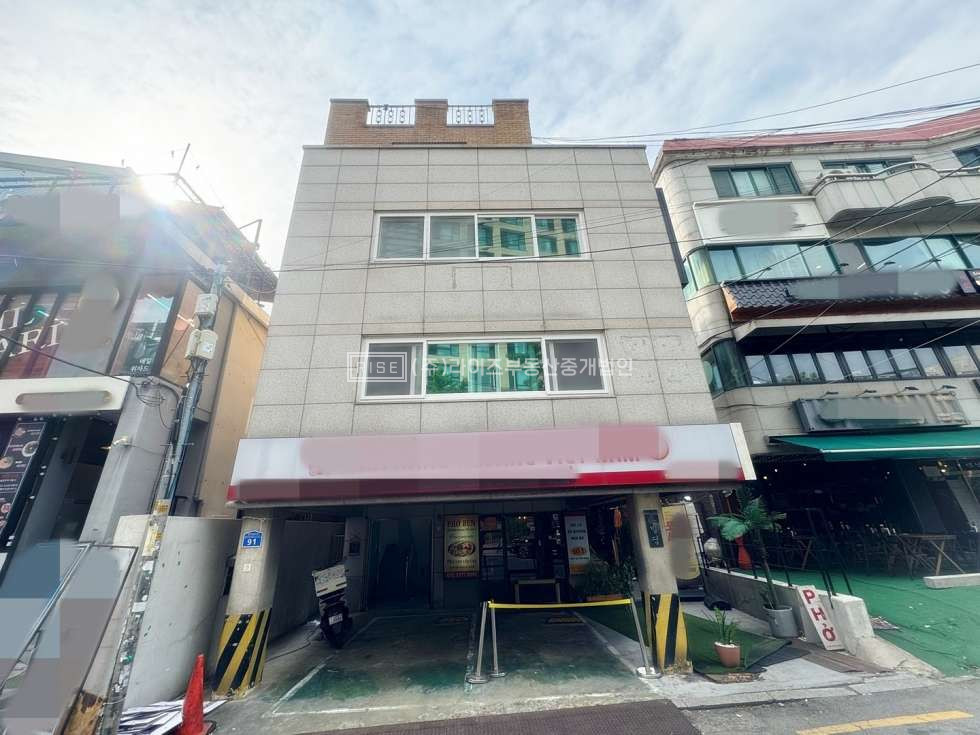 서울 마포구 동교동 홍대입구역 도보 1분 초역세권 상가 월세 매물번호 10784 사진 1
