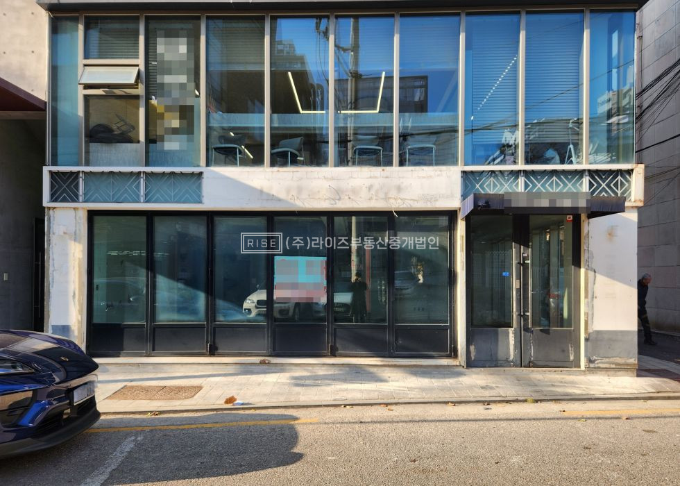 서울 마포구 동교동 RISE 동교 오피스라인, 면 좋고 반듯한 구조 1층 무권리 상가 월세 매물번호 12011 사진 1