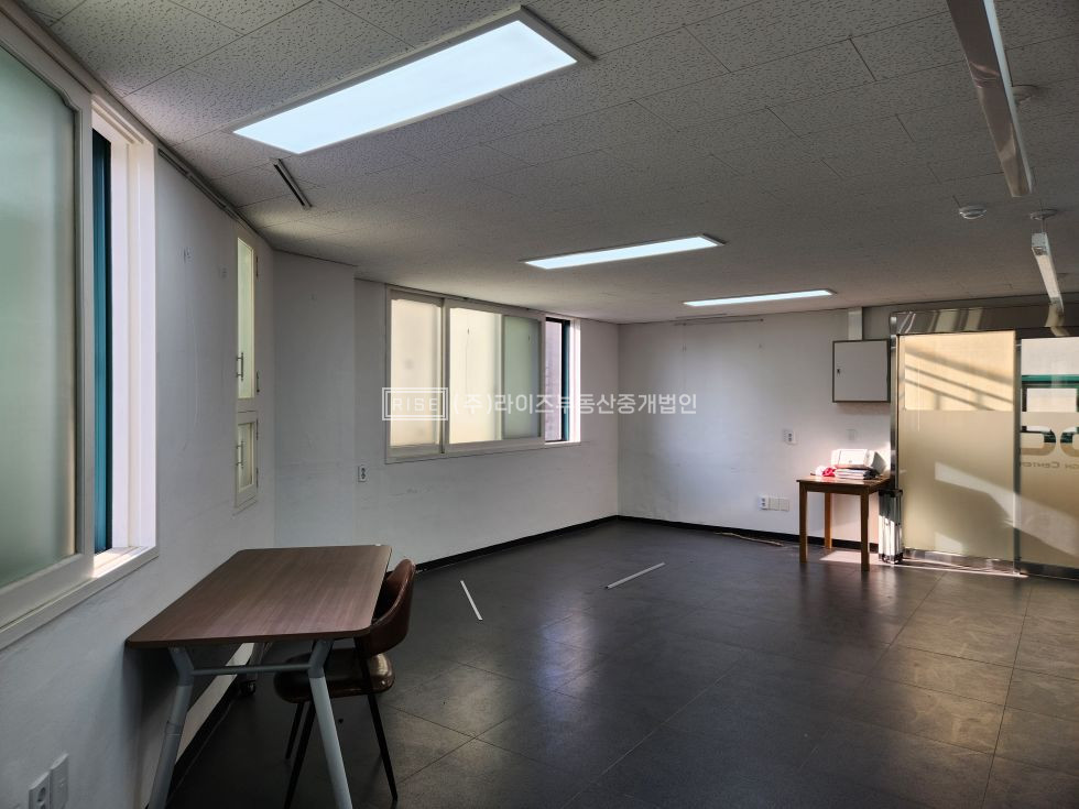서울 마포구 연남동 경의선 숲길 인근, 시설 완비 깔끔한 오피스 공간 월세 매물번호 11898 사진 2