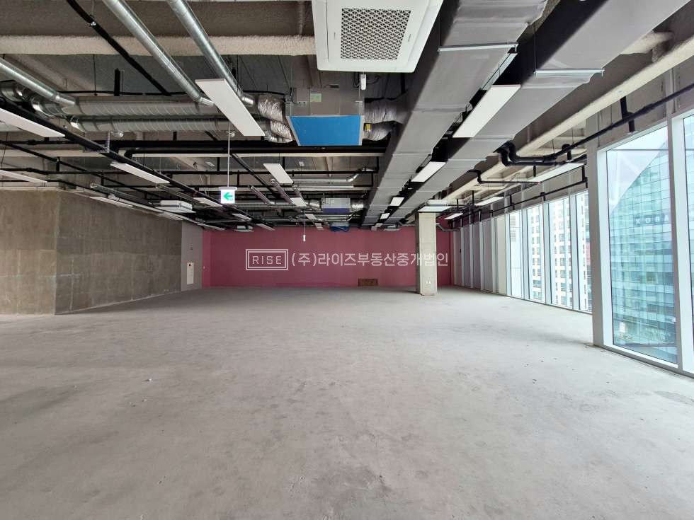 서울 마포구 동교동 <임대> [홍대] 최고입지 메인 랜드마크 애플스토어 빌딩 6층 일부 월세 매물번호 11107 사진 3