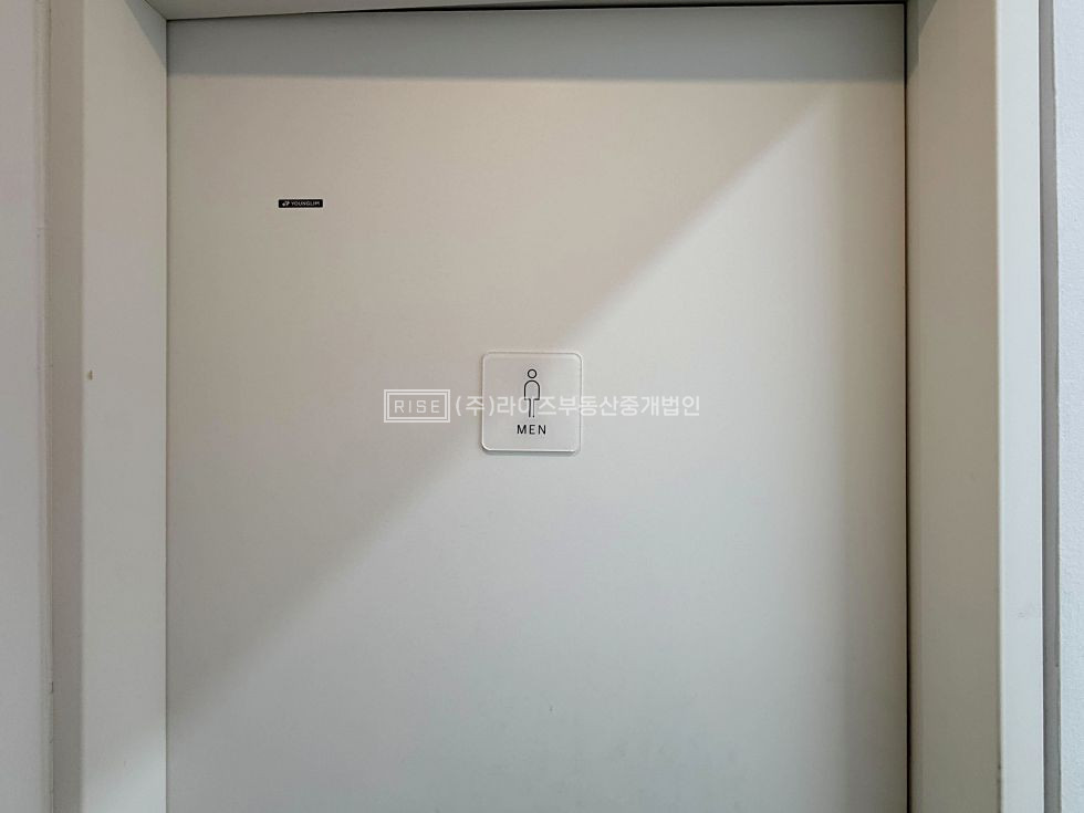 서울 마포구 서교동 RISE 전면 통창 + 노출천장. 스튜디오 최적화 공간 월세 매물번호 12383 사진 11