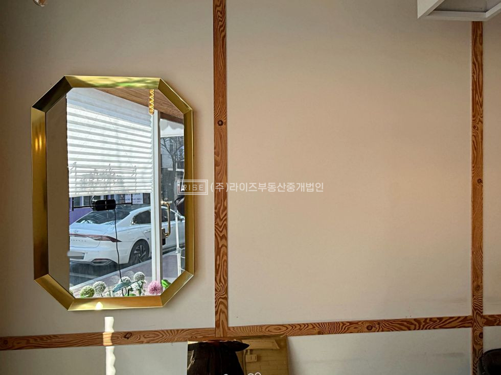 서울 마포구 서교동 RISE 합정 솔내길 메인 오브 메인. 통창 감성 공간. 월세 매물번호 12545 사진 10