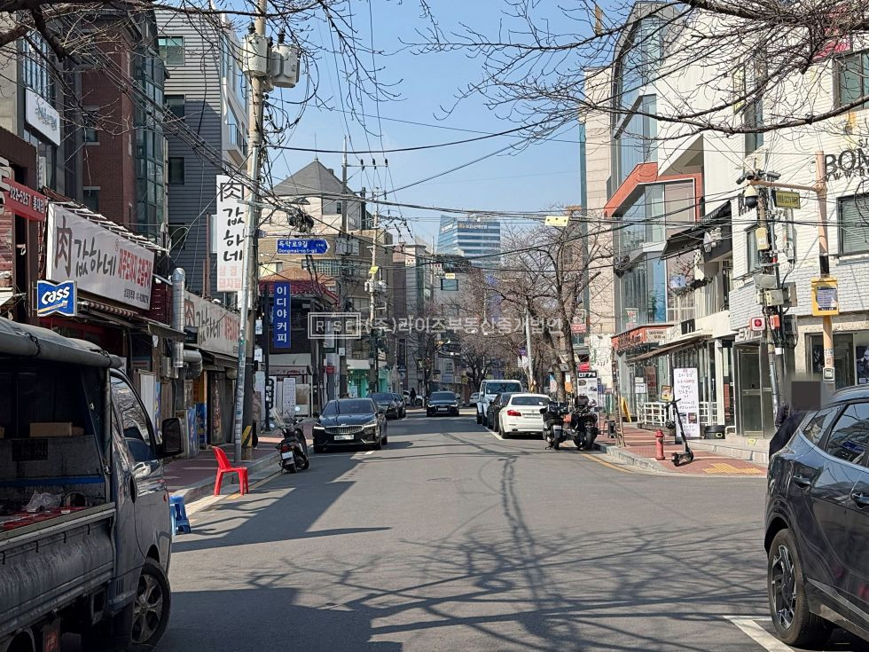 서울 마포구 서교동 RISE 합정 솔내길 메인 오브 메인. 통창 감성 공간. 월세 매물번호 12545 사진 11