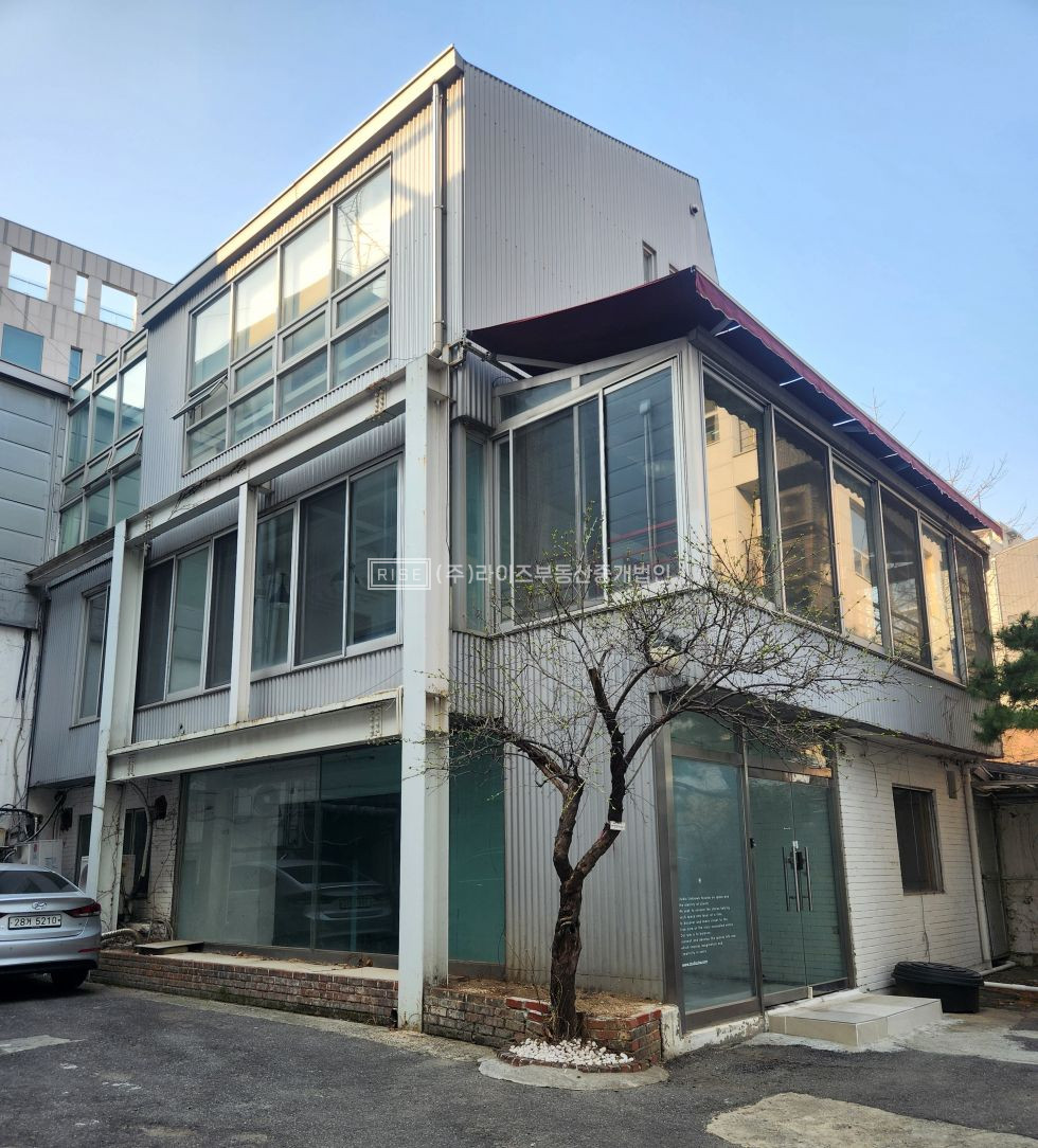 서울 마포구 동교동 RISE 프라이빗하게 사용하는 개성 넘치는 공간 월세 매물번호 12627 사진 1
