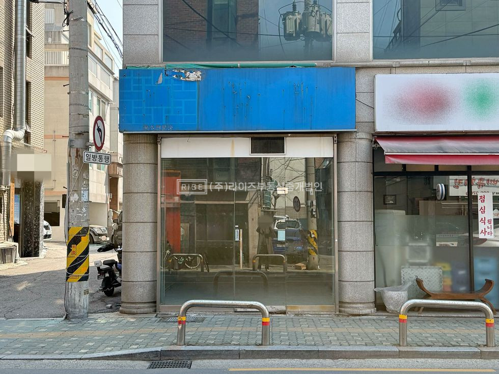 서울 마포구 망원동 RISE 브랜드 무드 노출 가능한 전면 통창 파사드 1F. 월세 매물번호 12637 사진 1