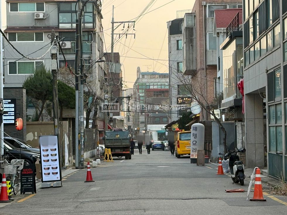 서울 마포구 서교동 RISE 브랜드 무드 노출 좋은 전면 통창. 빈티지 질감. 월세 매물번호 12706 사진 7