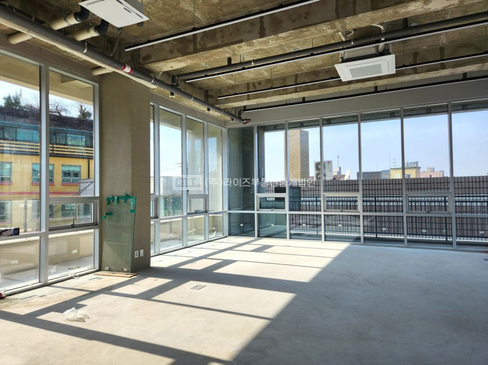 서울 마포구 서교동 RISE 신축 커튼월 외관, 단독 사옥 월세 매물번호 12503 사진 12