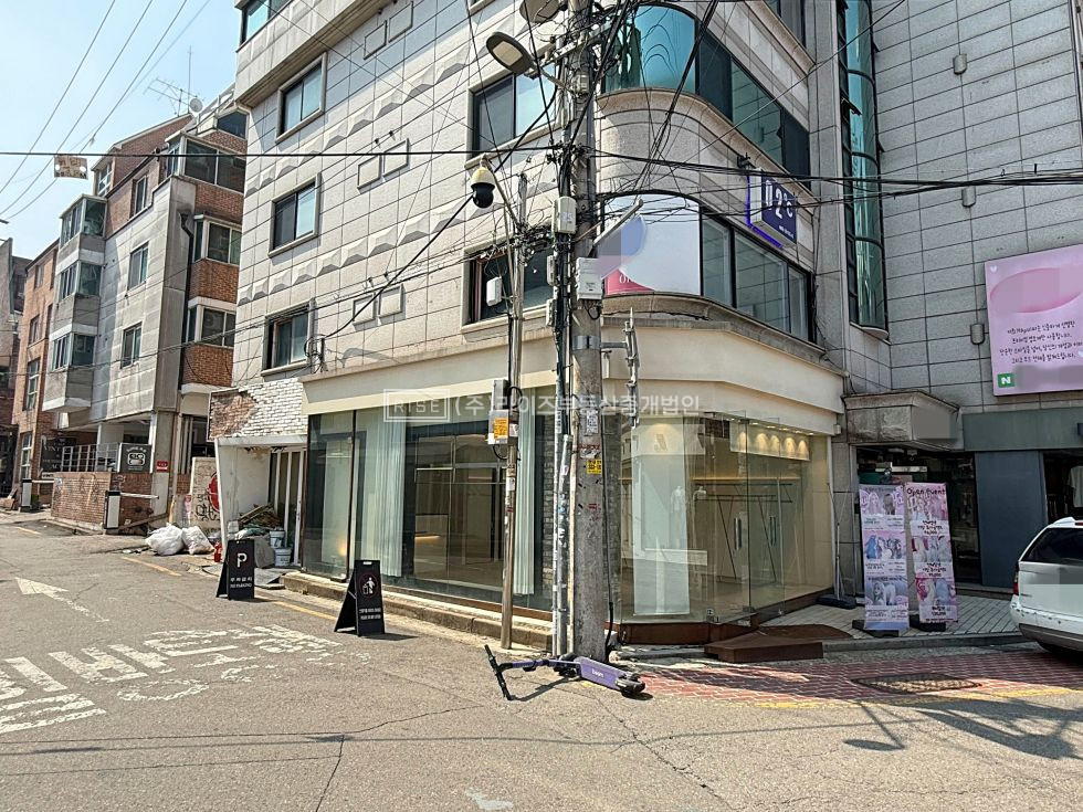 서울 마포구 서교동 RISE 코너 통유리. 브랜드를 전시하는 최적 공간. 월세 매물번호 12715 사진 1