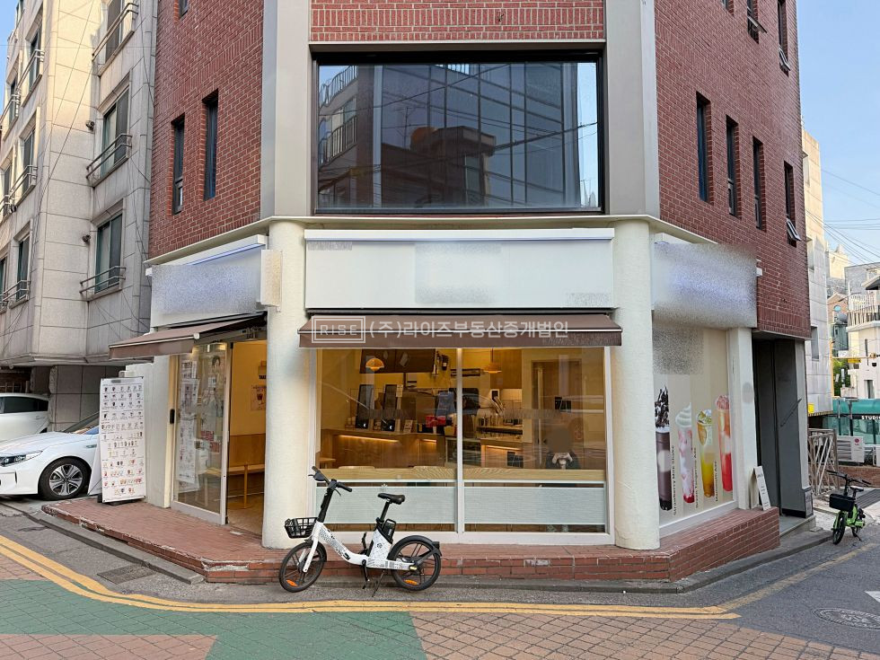 서울 마포구 서교동 RISE 통유리 + 코너 파사드. 노출력 우수한 입지. 월세 매물번호 12811 사진 1