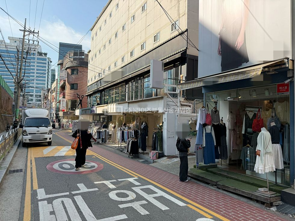 서울 마포구 서교동 RISE 홍대 패션거리 자연스런 유입 메인 동선. 월세 매물번호 12808 사진 2