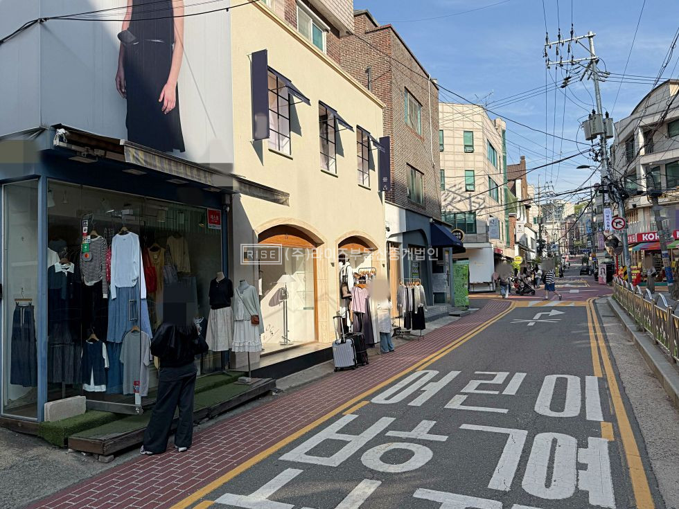 서울 마포구 서교동 RISE 홍대 패션거리 자연스런 유입 메인 동선. 월세 매물번호 12808 사진 3