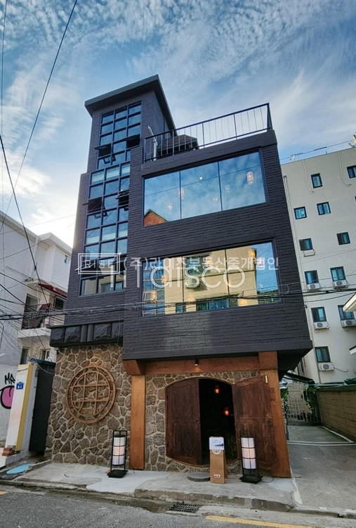 서울 마포구 서교동 홍대입구역 광장 메인상권 건물 매매 매물번호 11623 사진 1