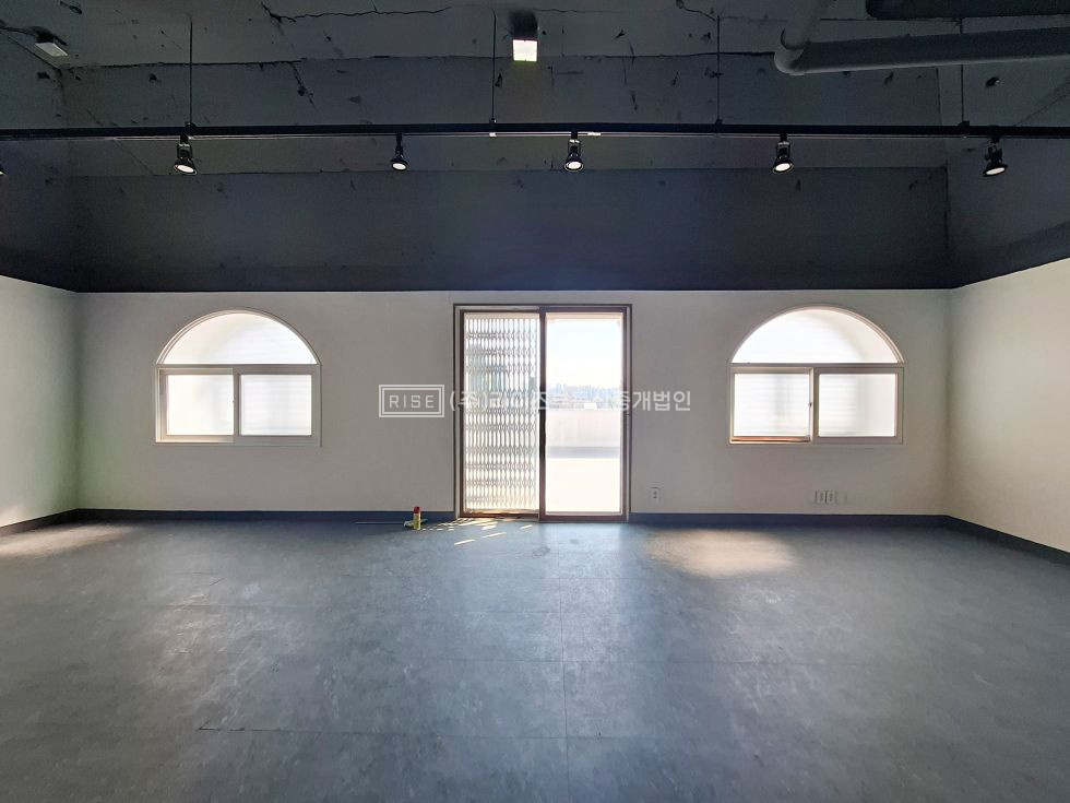 서울 마포구 서교동 무권리 6+7층 82평상가사무실 대형테라스 월세 매물번호 13078 사진 2