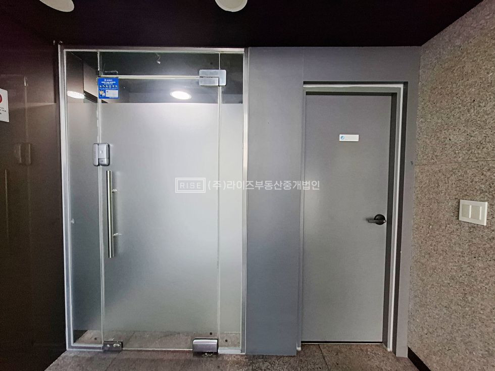 서울 마포구 서교동 무권리 전용58평 대형상가 월세 매물번호 13082 사진 9