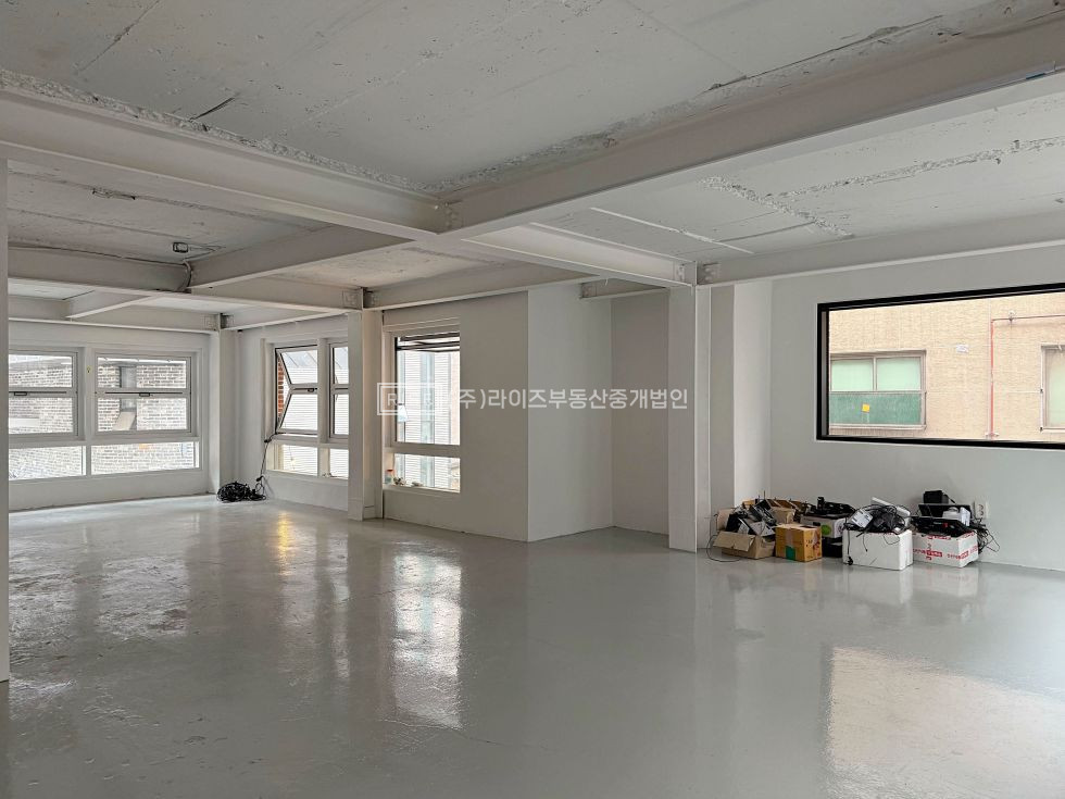 서울 마포구 서교동 RISE 느낌 있는 예쁜 조적 외관. 브랜드를 더하다. 월세 매물번호 12840 사진 4
